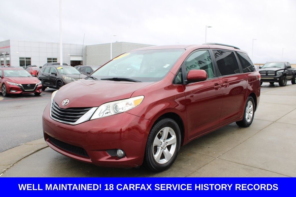 2014 Toyota Sienna LE 8 Passenger