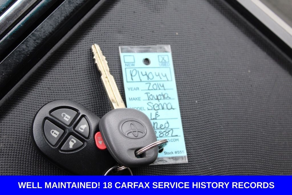 2014 Toyota Sienna LE 8 Passenger