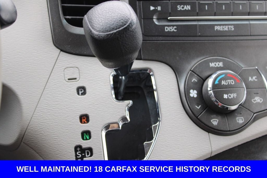 2014 Toyota Sienna LE 8 Passenger