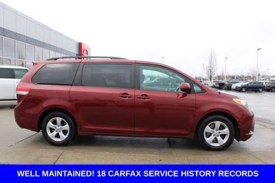 2014 Toyota Sienna LE 8 Passenger