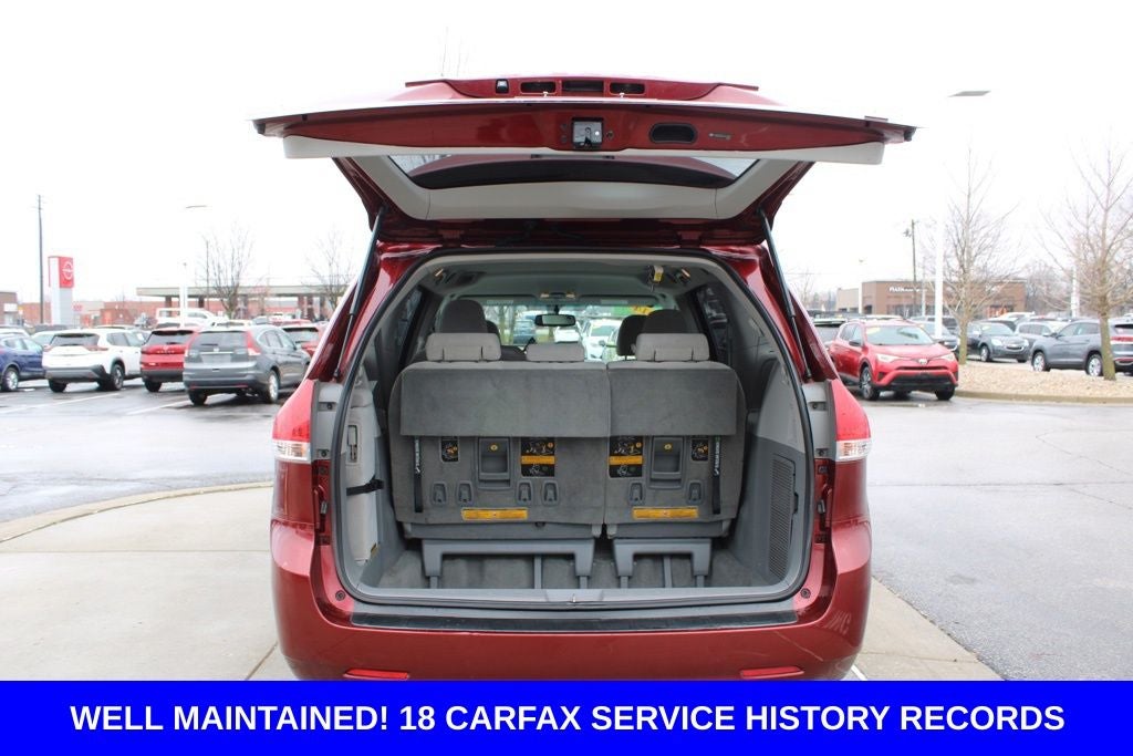 2014 Toyota Sienna LE 8 Passenger