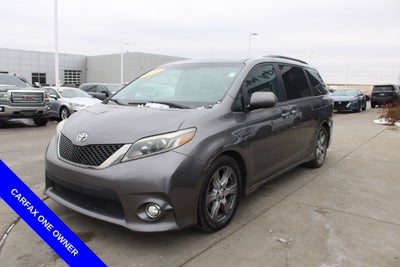 2017 Toyota Sienna SE Premium 8 Passenger