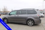 2017 Toyota Sienna SE Premium 8 Passenger