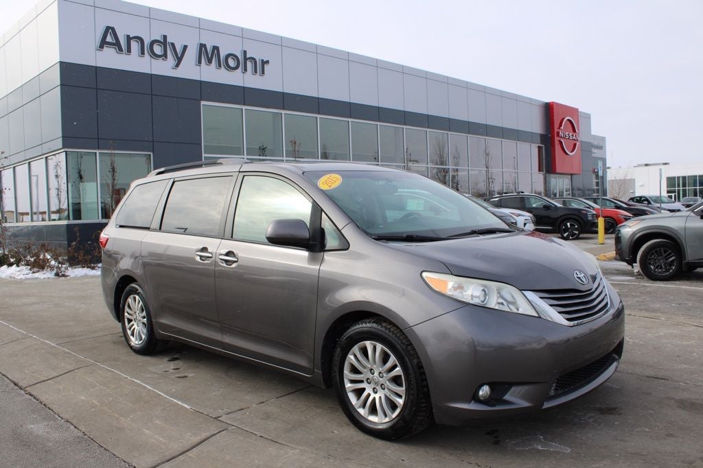 2015 Toyota Sienna XLE Premium 8 Passenger