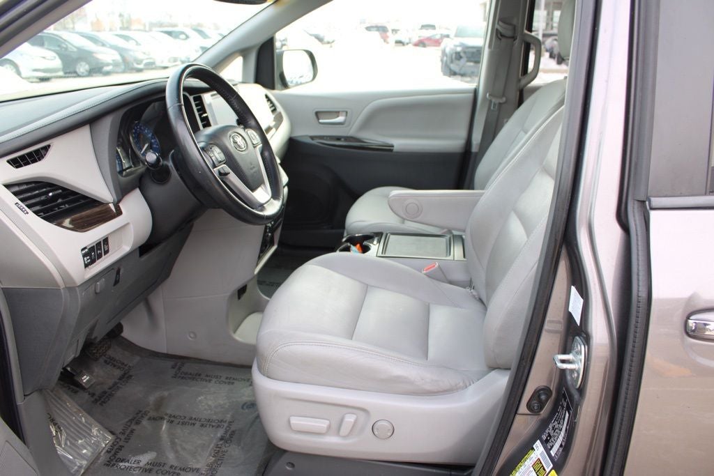 2015 Toyota Sienna XLE Premium 8 Passenger