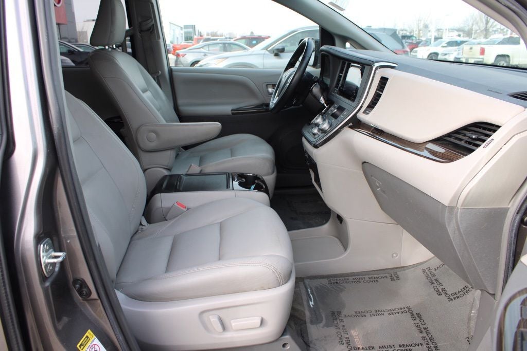 2015 Toyota Sienna XLE Premium 8 Passenger
