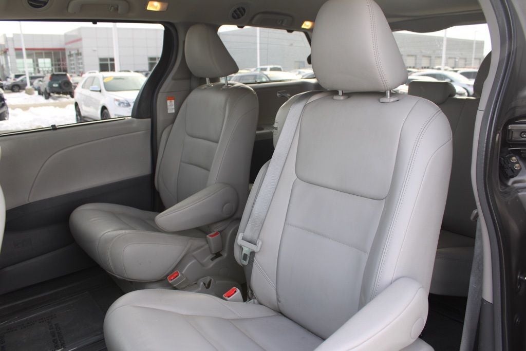 2015 Toyota Sienna XLE Premium 8 Passenger