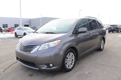 2015 Toyota Sienna XLE Premium 8 Passenger