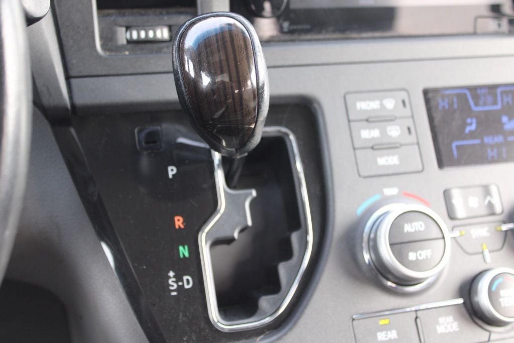 2015 Toyota Sienna XLE Premium 8 Passenger