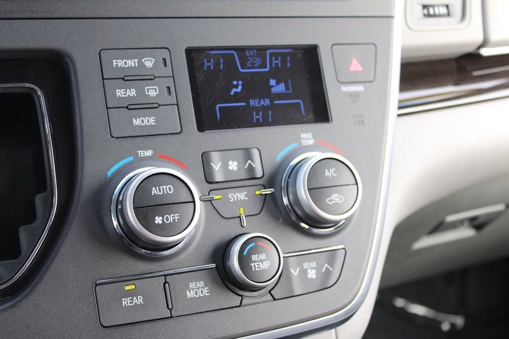 2015 Toyota Sienna XLE Premium 8 Passenger