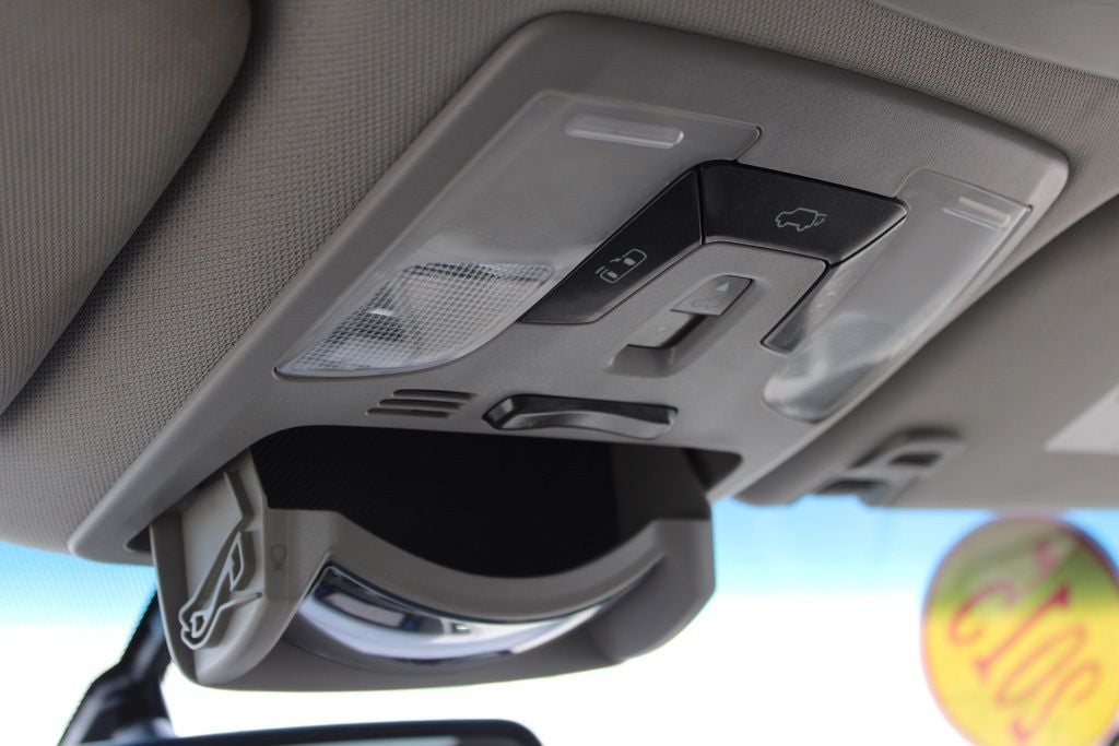 2015 Toyota Sienna XLE Premium 8 Passenger