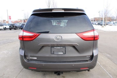 2015 Toyota Sienna XLE Premium 8 Passenger