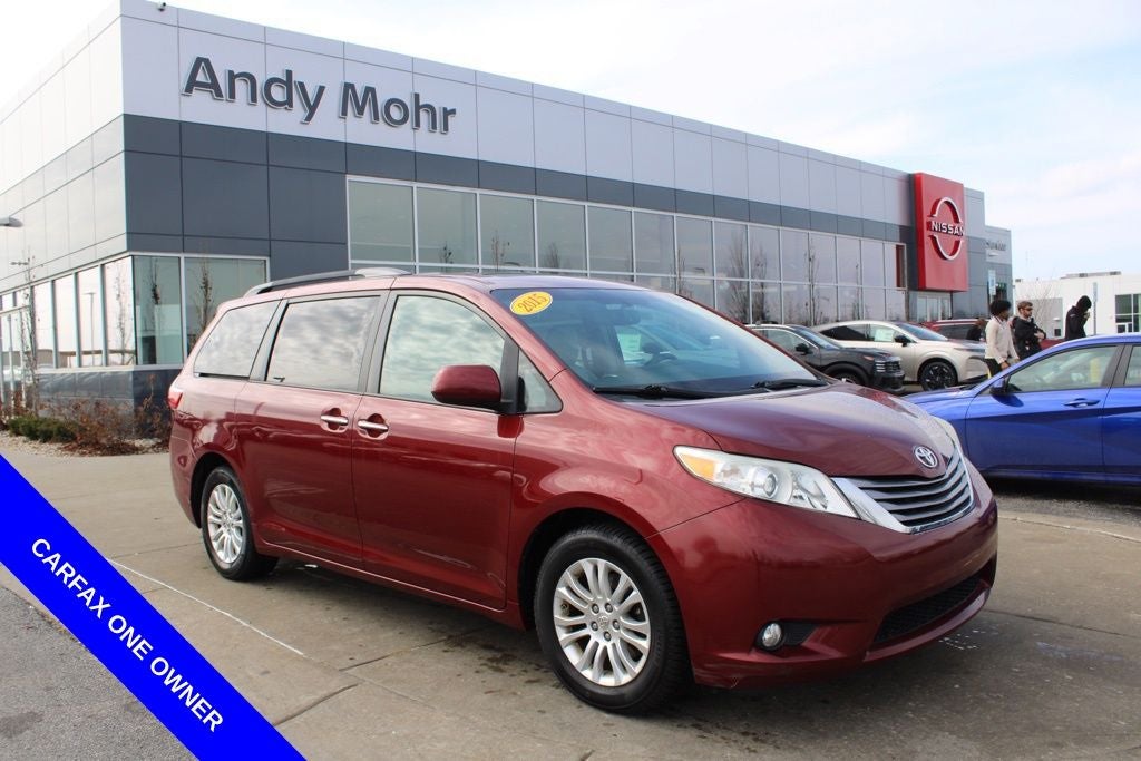 2015 Toyota Sienna XLE 8 Passenger