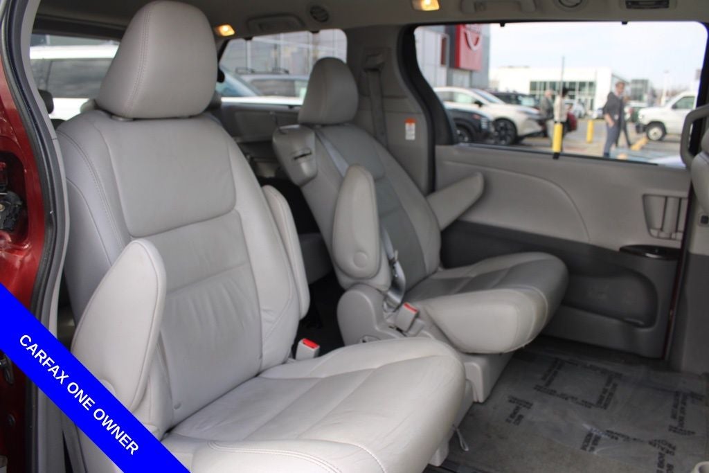 2015 Toyota Sienna XLE 8 Passenger