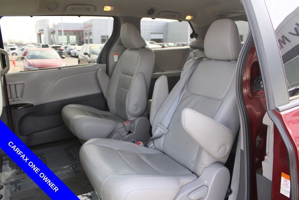 2015 Toyota Sienna XLE 8 Passenger