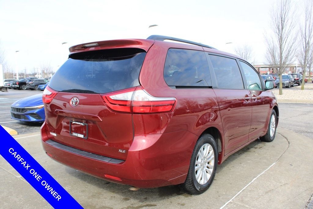 2015 Toyota Sienna XLE 8 Passenger