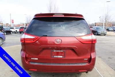 2015 Toyota Sienna XLE 8 Passenger