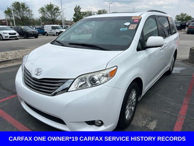 2014 Toyota Sienna XLE 8 Passenger
