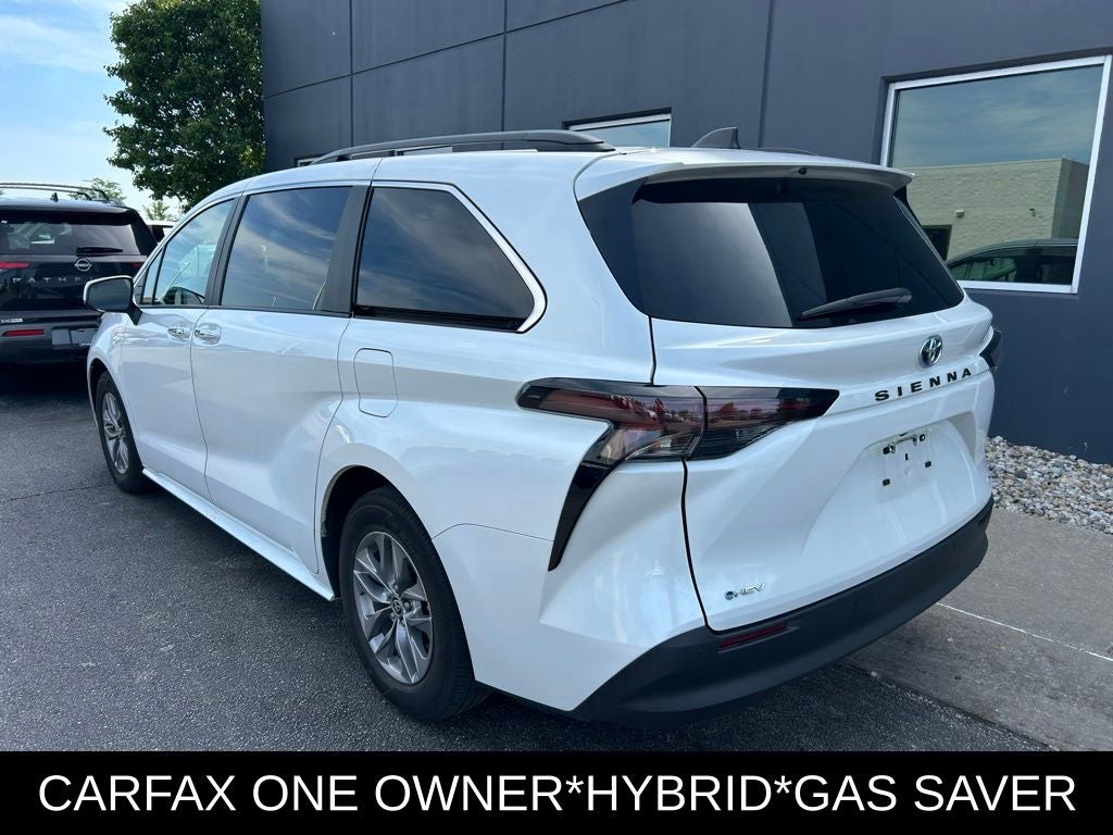 2025 Toyota Sienna XLE 8 Passenger