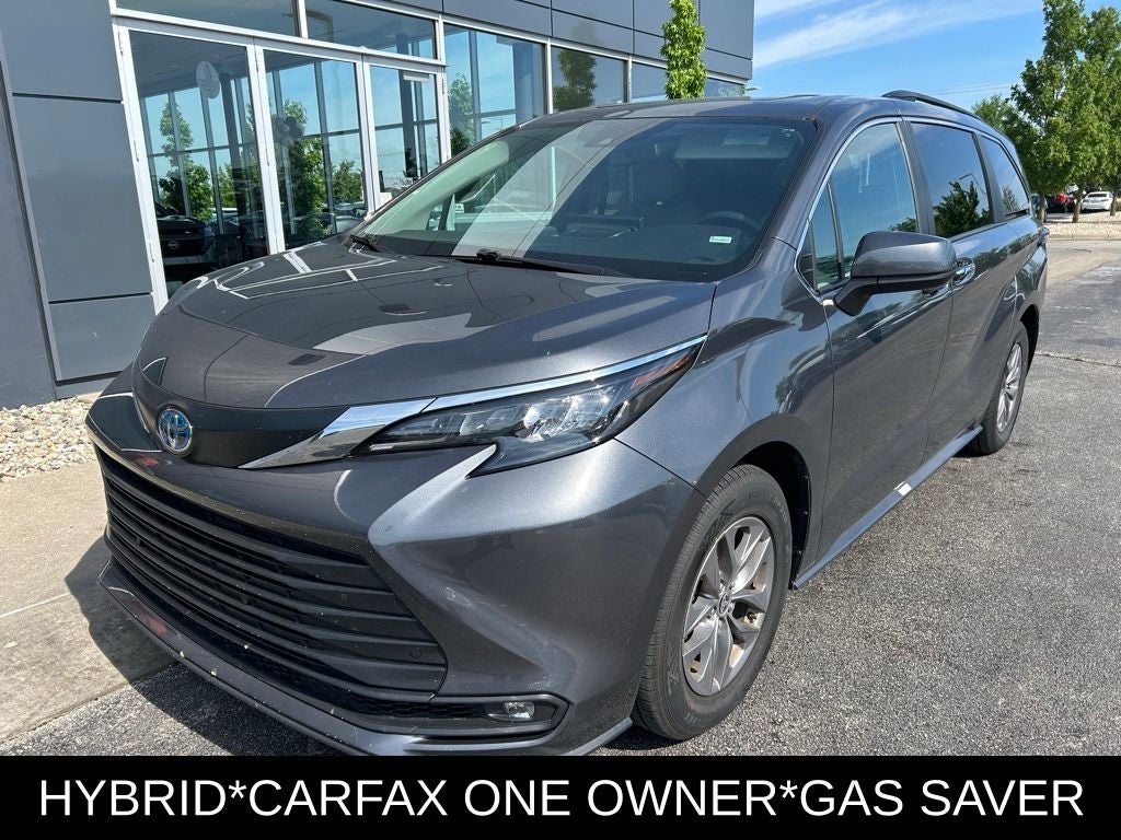 2025 Toyota Sienna XLE 8 Passenger