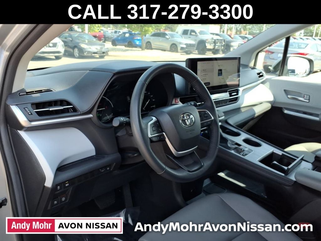 2025 Toyota Sienna XLE 8 Passenger