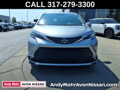2025 Toyota Sienna XLE 8 Passenger
