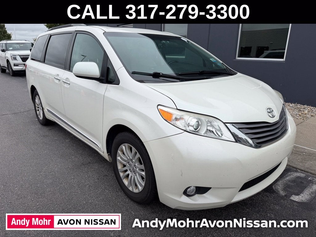 2017 Toyota Sienna XLE Premium 8 Passenger