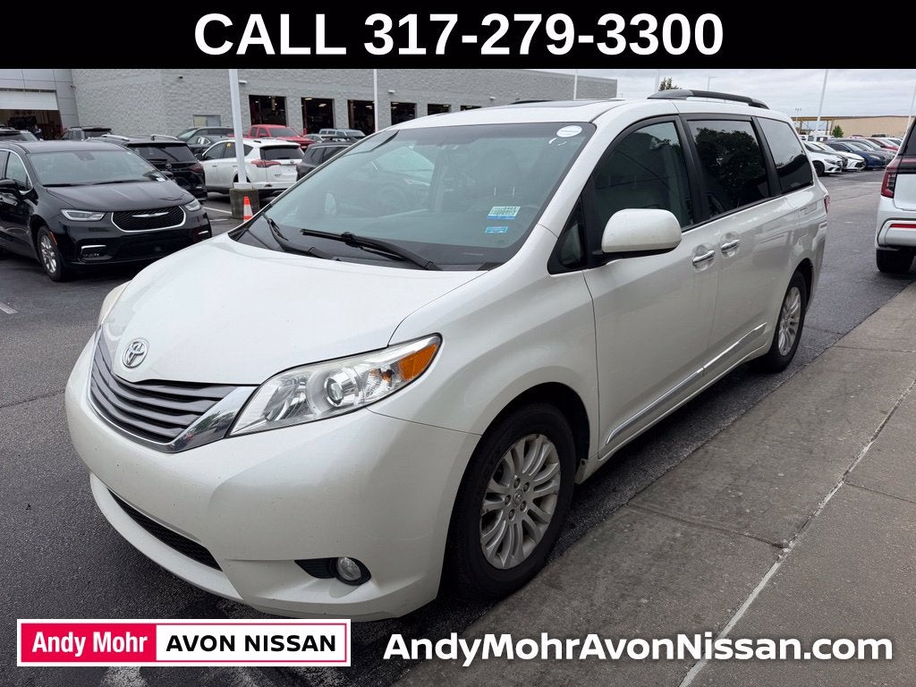 2017 Toyota Sienna XLE Premium 8 Passenger