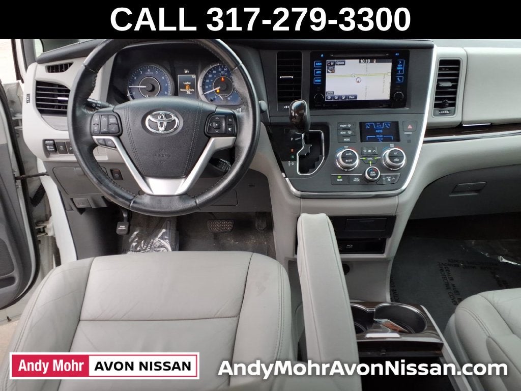 2017 Toyota Sienna XLE Premium 8 Passenger