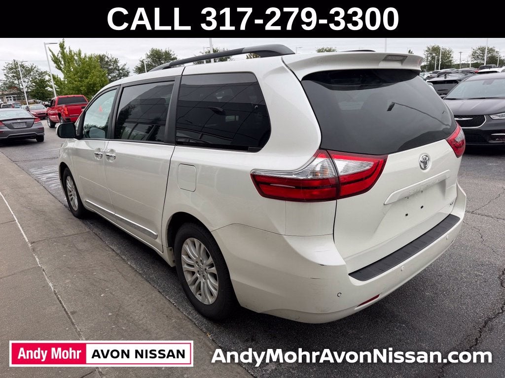2017 Toyota Sienna XLE Premium 8 Passenger