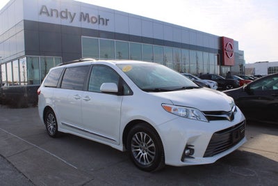 2020 Toyota Sienna XLE 8 Passenger