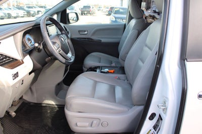 2020 Toyota Sienna XLE 8 Passenger
