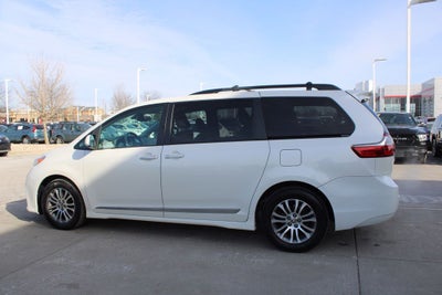 2020 Toyota Sienna XLE 8 Passenger