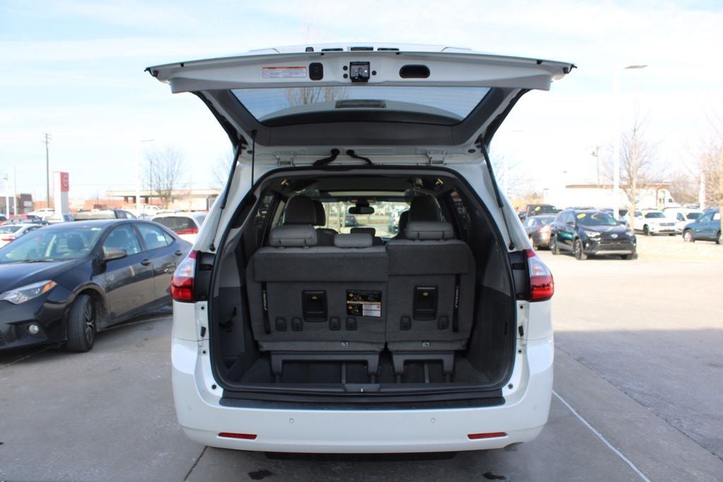 2020 Toyota Sienna XLE 8 Passenger