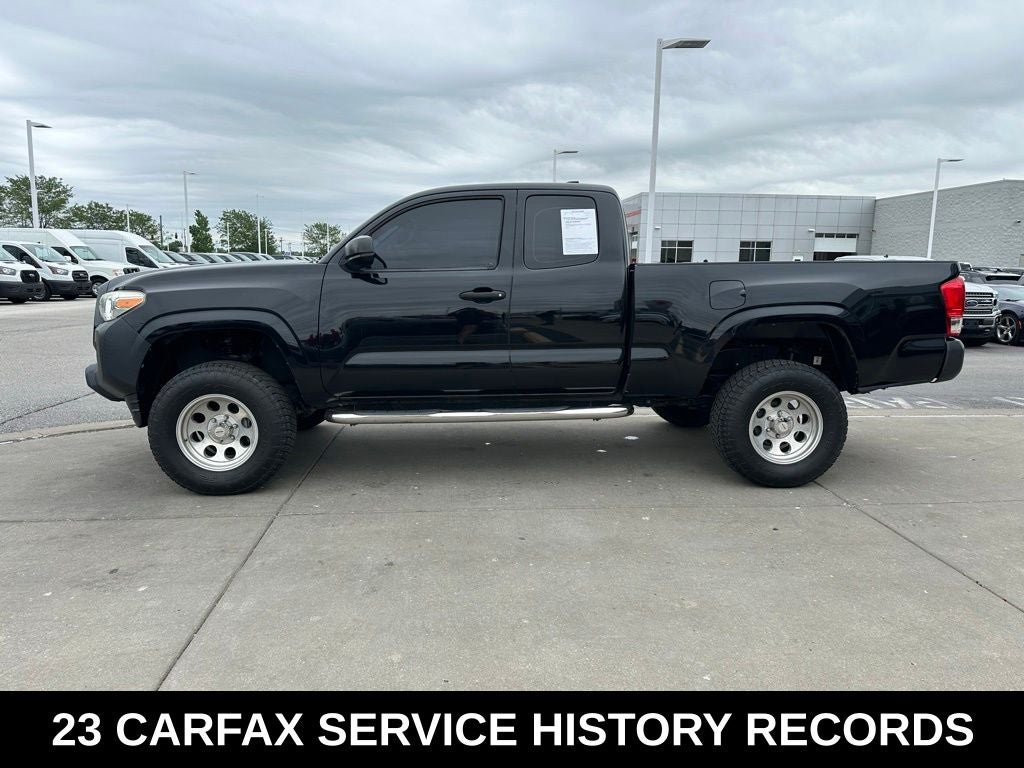 2017 Toyota Tacoma SR
