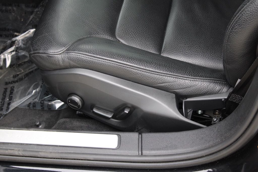 2024 Volvo S60 B5 Plus Dark Theme