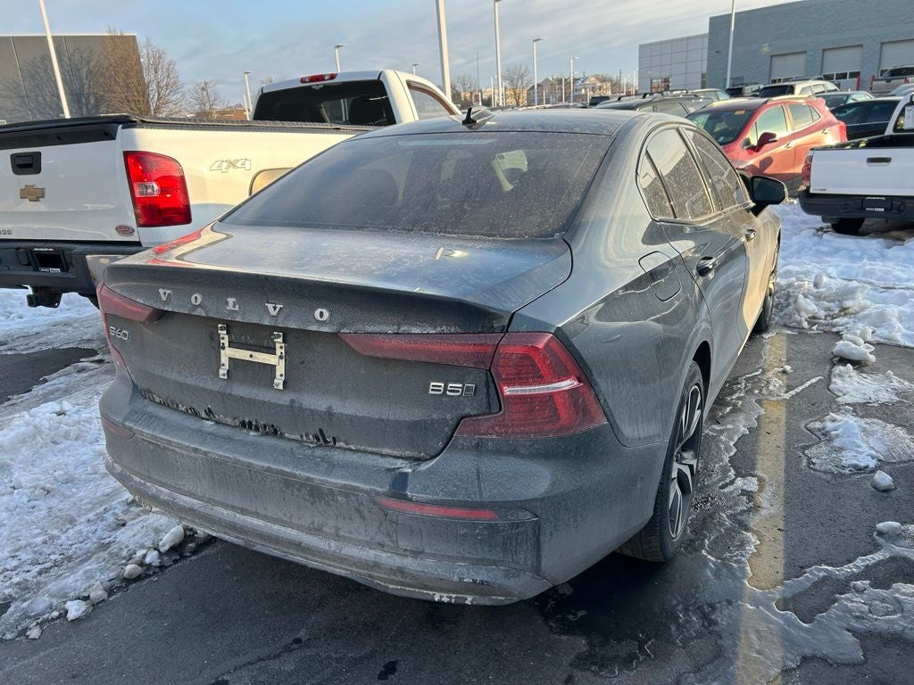2024 Volvo S60 B5 Plus Dark Theme