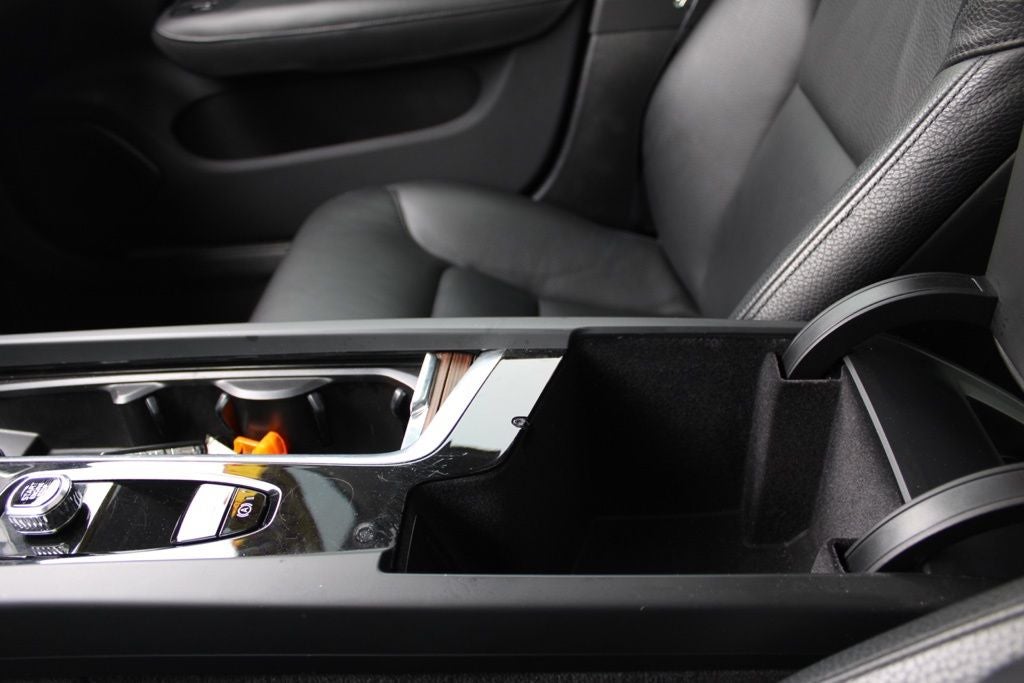 2024 Volvo S60 B5 Plus Dark Theme