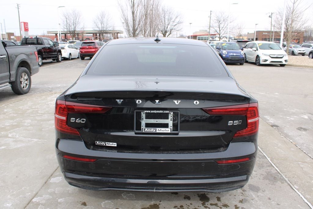 2024 Volvo S60 B5 Plus Dark Theme