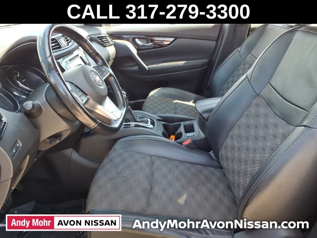 2022 Nissan Rogue Sport SV