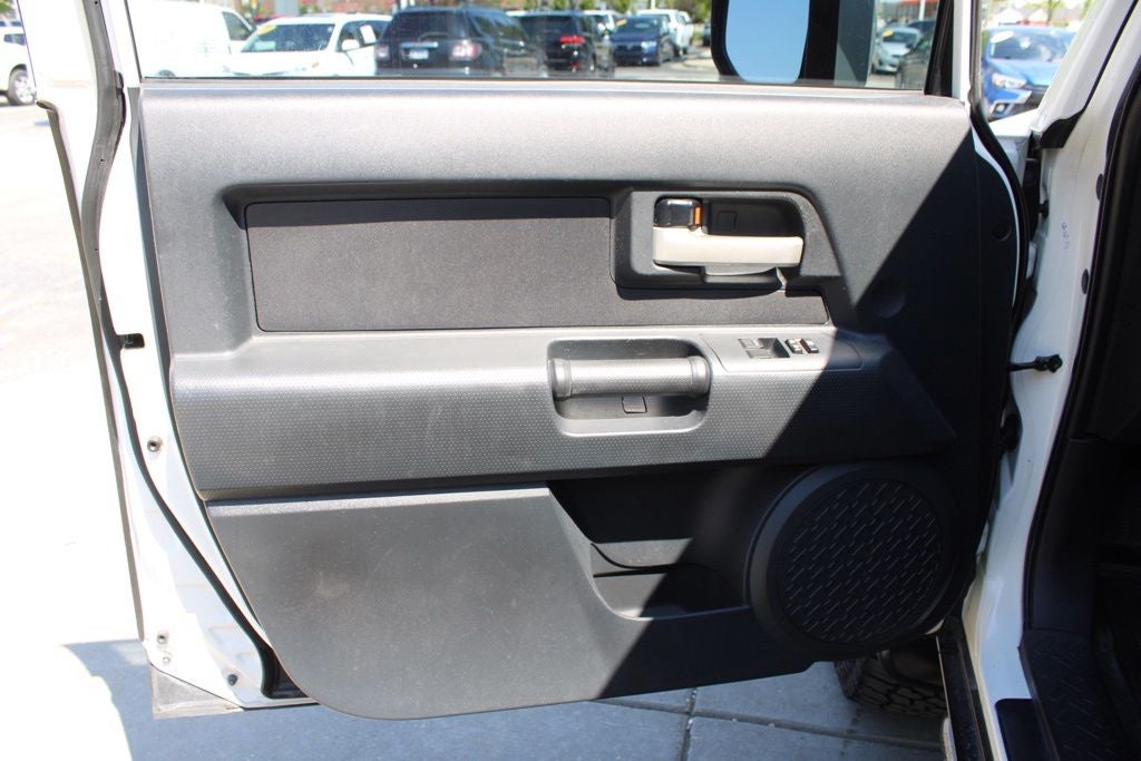 2014 Toyota FJ Cruiser Base
