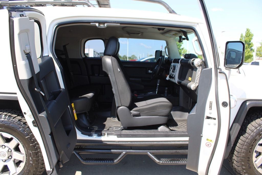 2014 Toyota FJ Cruiser Base