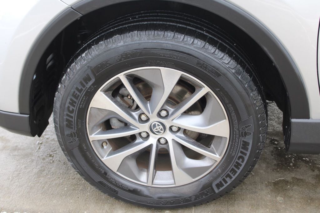 2016 Toyota RAV4 Hybrid XLE