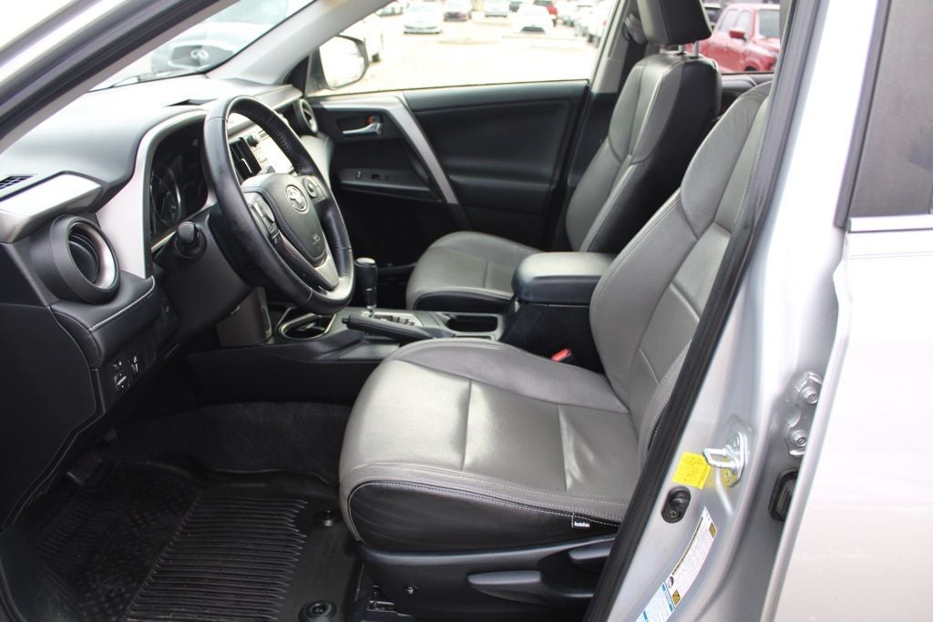 2016 Toyota RAV4 Hybrid XLE