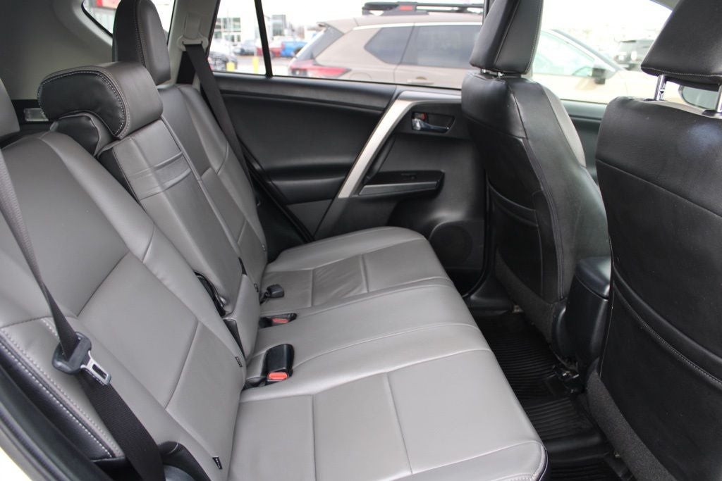 2016 Toyota RAV4 Hybrid XLE