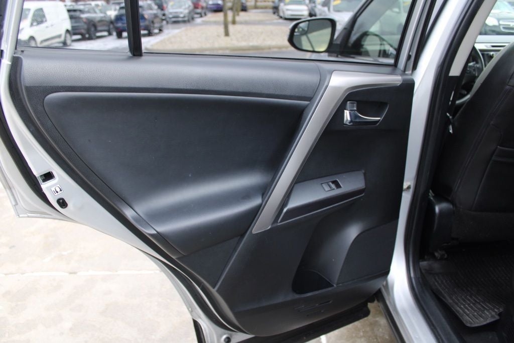 2016 Toyota RAV4 Hybrid XLE