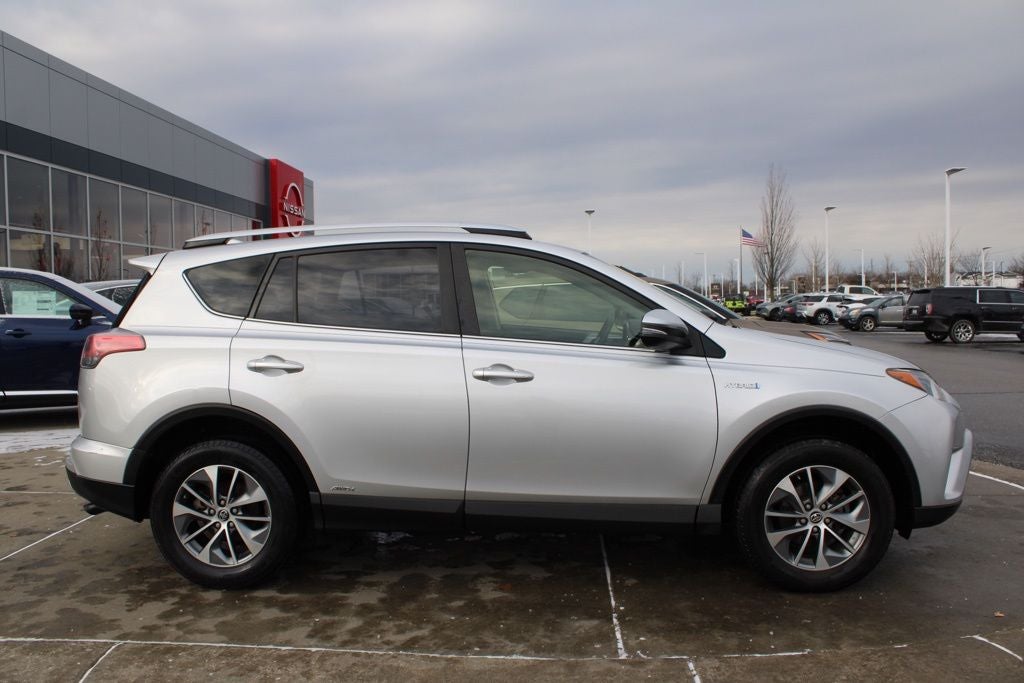 2016 Toyota RAV4 Hybrid XLE