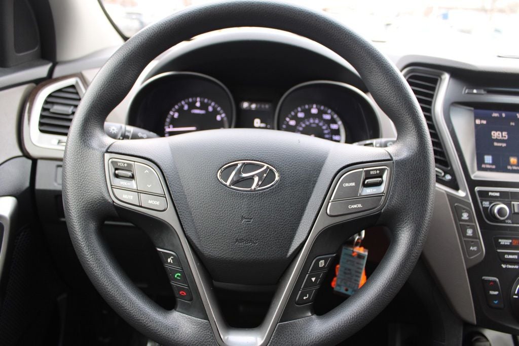 2017 Hyundai Santa Fe SE