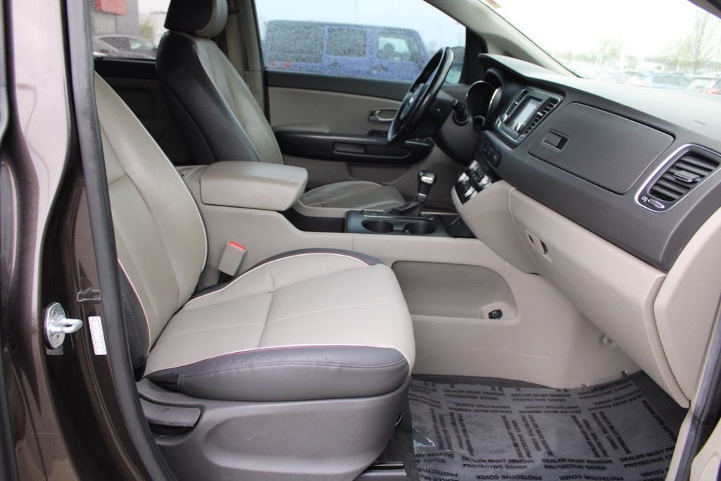 2017 Kia Sedona LX