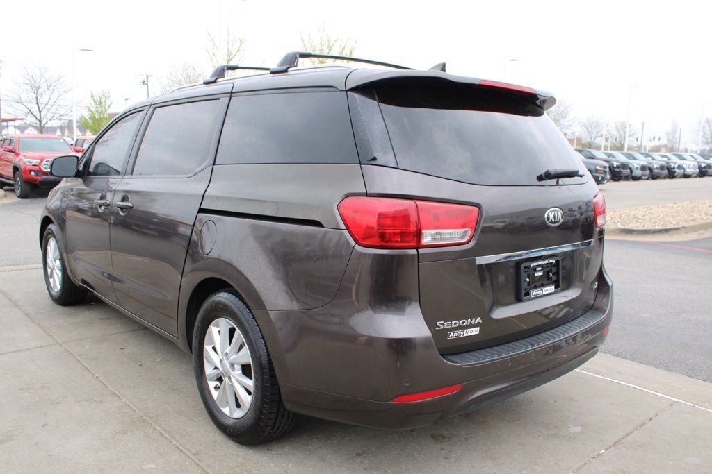 2017 Kia Sedona LX